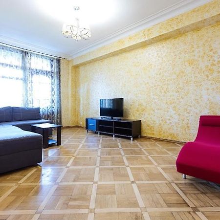 911 Apartments Antonovichа Kiev Ngoại thất bức ảnh