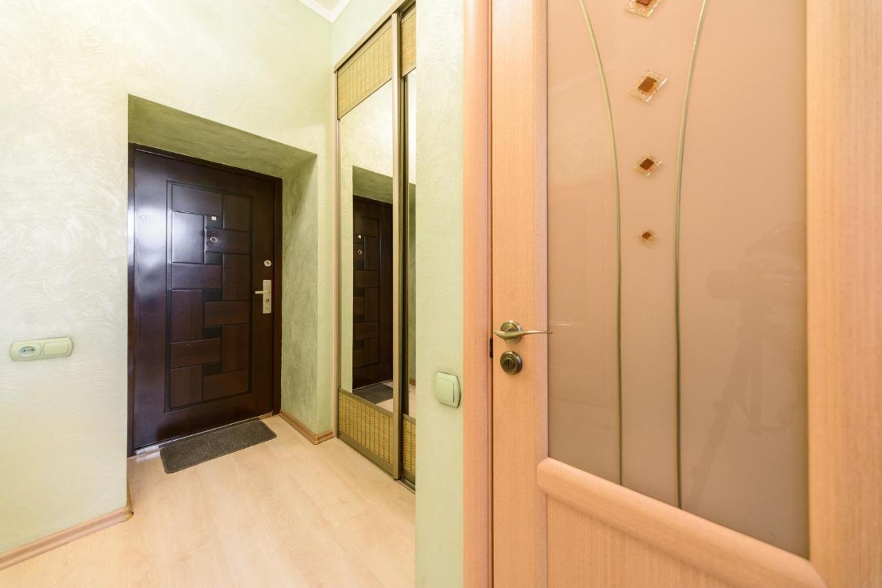 911 Apartments Antonovichа Kiev Ngoại thất bức ảnh