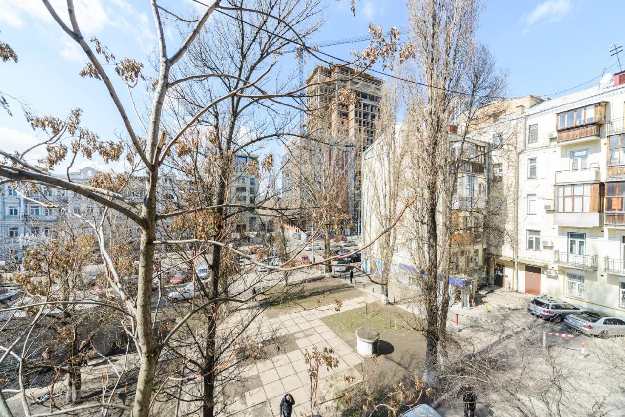 911 Apartments Antonovichа Kiev Ngoại thất bức ảnh