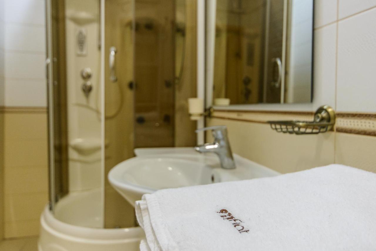 911 Apartments Antonovichа Kiev Ngoại thất bức ảnh