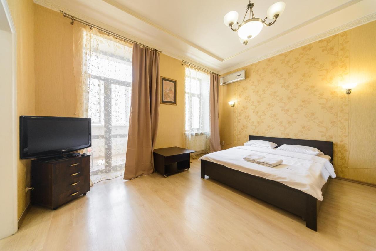 911 Apartments Antonovichа Kiev Ngoại thất bức ảnh