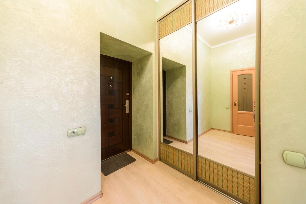 911 Apartments Antonovichа Kiev Ngoại thất bức ảnh