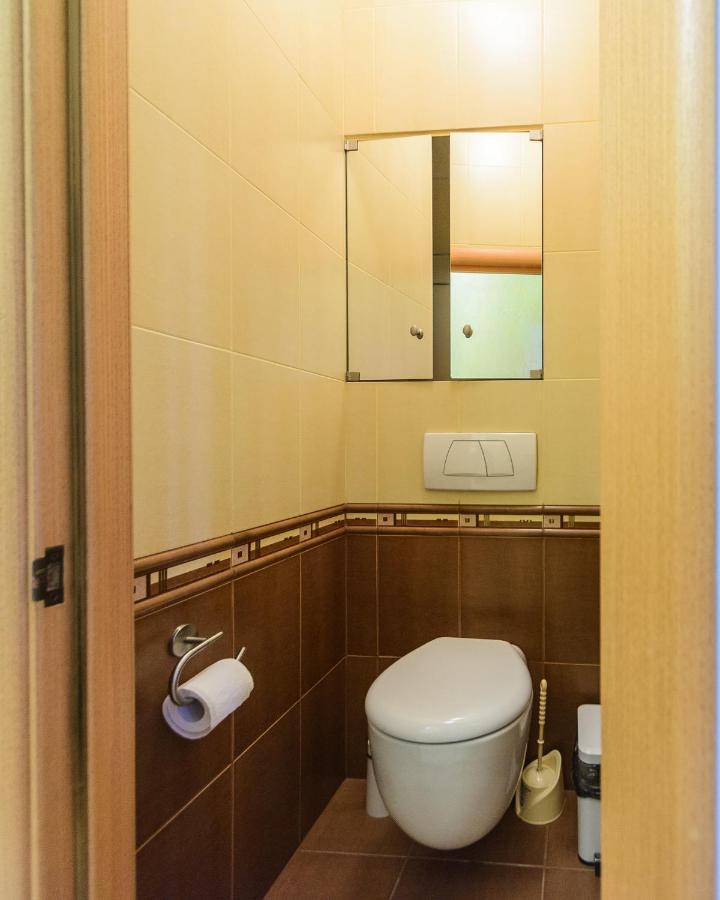 911 Apartments Antonovichа Kiev Ngoại thất bức ảnh