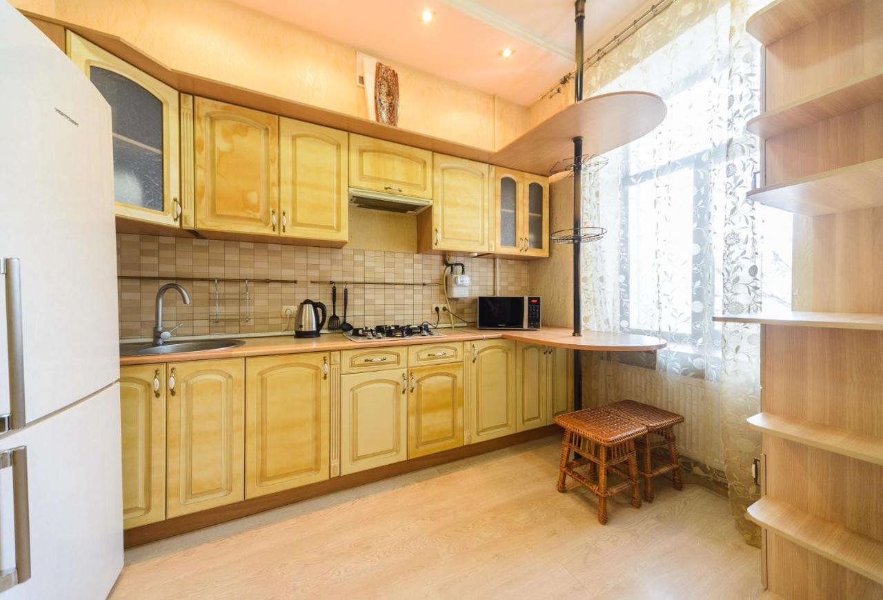 911 Apartments Antonovichа Kiev Ngoại thất bức ảnh