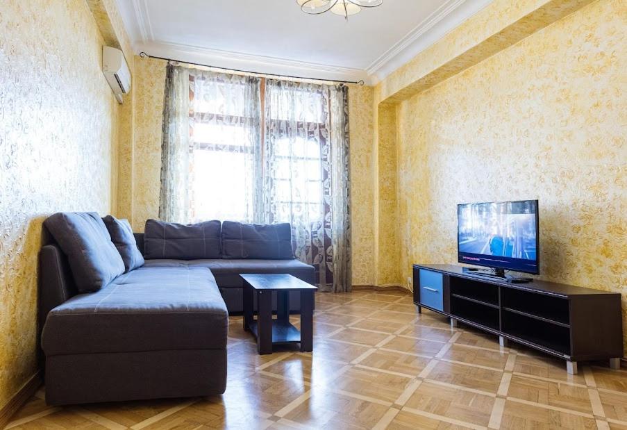 911 Apartments Antonovichа Kiev Ngoại thất bức ảnh