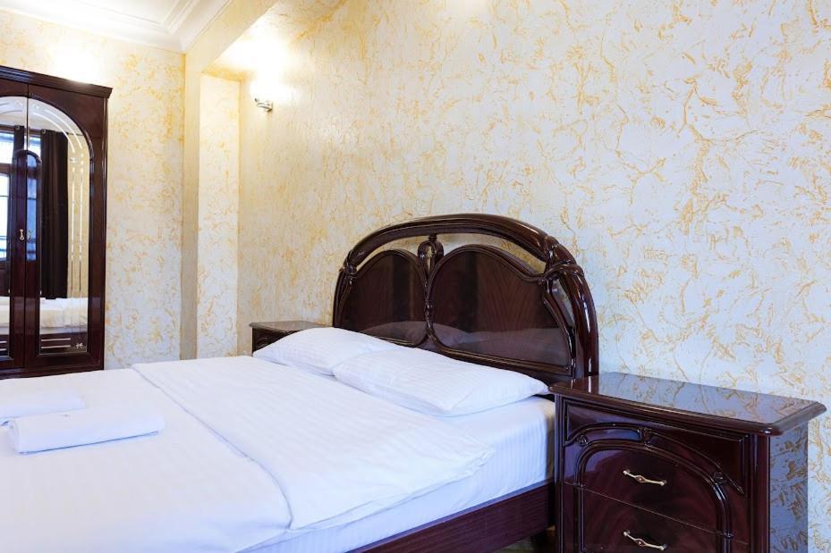911 Apartments Antonovichа Kiev Ngoại thất bức ảnh