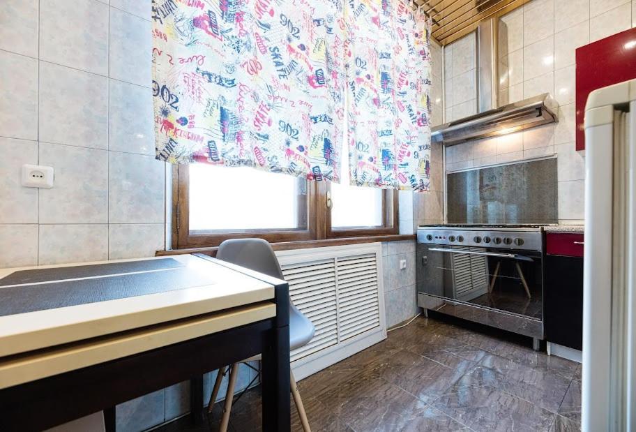 911 Apartments Antonovichа Kiev Ngoại thất bức ảnh