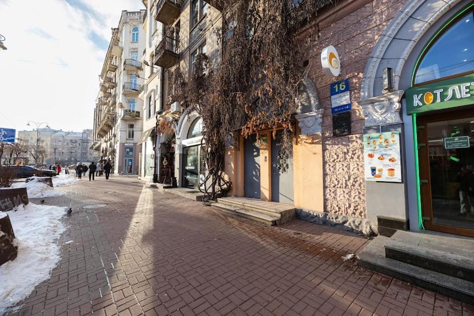 911 Apartments Antonovichа Kiev Ngoại thất bức ảnh