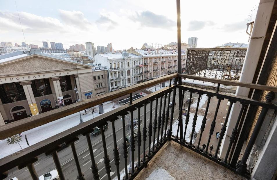 911 Apartments Antonovichа Kiev Ngoại thất bức ảnh