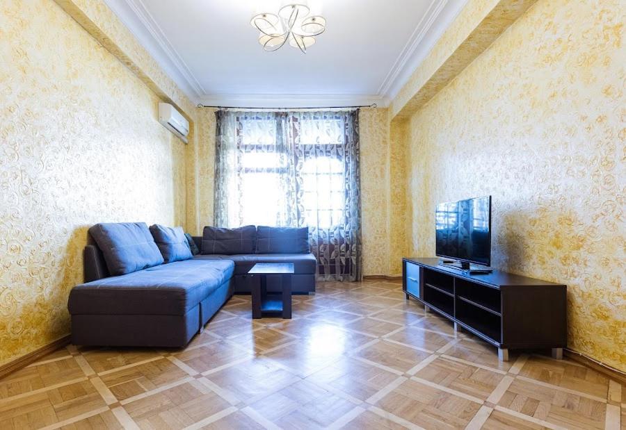 911 Apartments Antonovichа Kiev Ngoại thất bức ảnh
