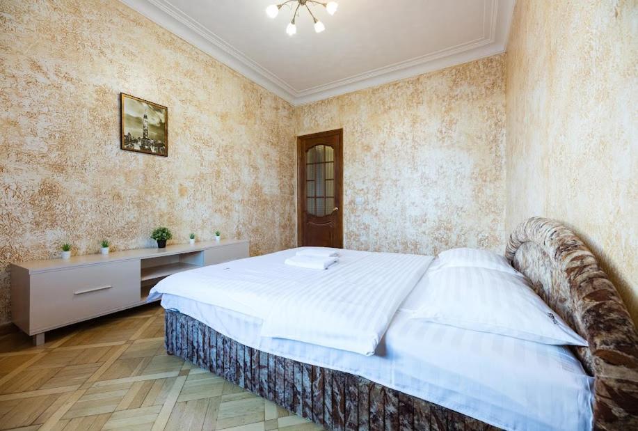 911 Apartments Antonovichа Kiev Ngoại thất bức ảnh