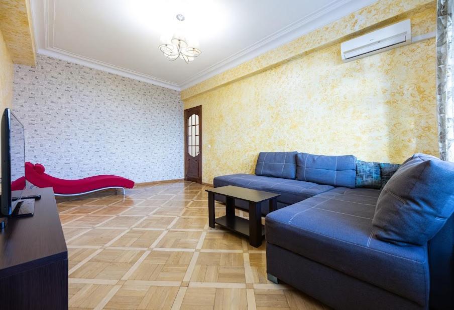 911 Apartments Antonovichа Kiev Ngoại thất bức ảnh